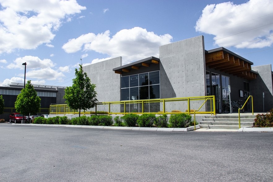 943 W Overland Rd, Meridian, ID for lease - Building Photo - Image 2 of 6