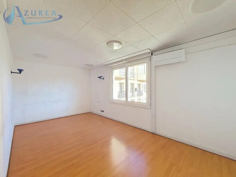 Office in Nice for lease - Interior Photo - Image 2 of 4
