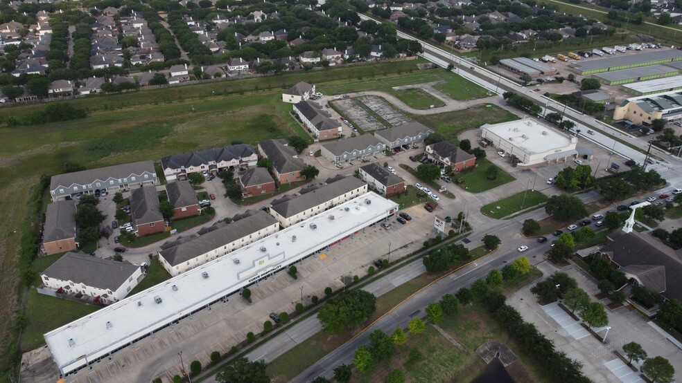 Townhomes and Land Portfolio portfolio of 4 properties for sale on LoopNet.com - Aerial - Image 3 of 16