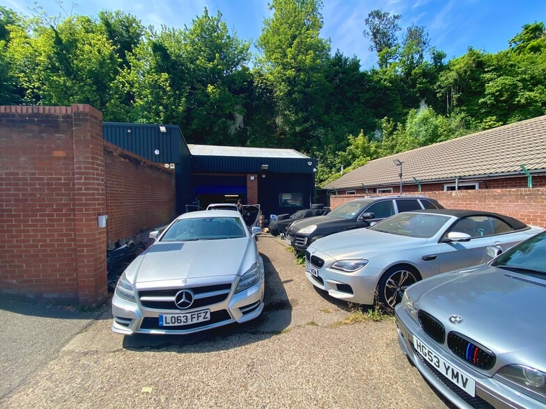 7-10 Station Approach, Hitchin for lease - Building Photo - Image 3 of 6