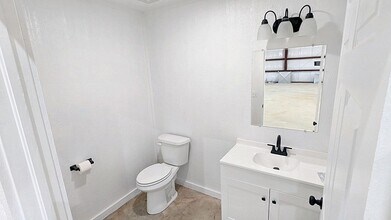 1040 Moccasin Ave, Tahlequah, OK - AERIAL  map view