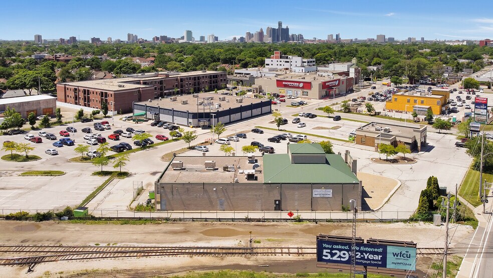 1395 Walker Rd, Windsor, ON for sale - Building Photo - Image 1 of 1