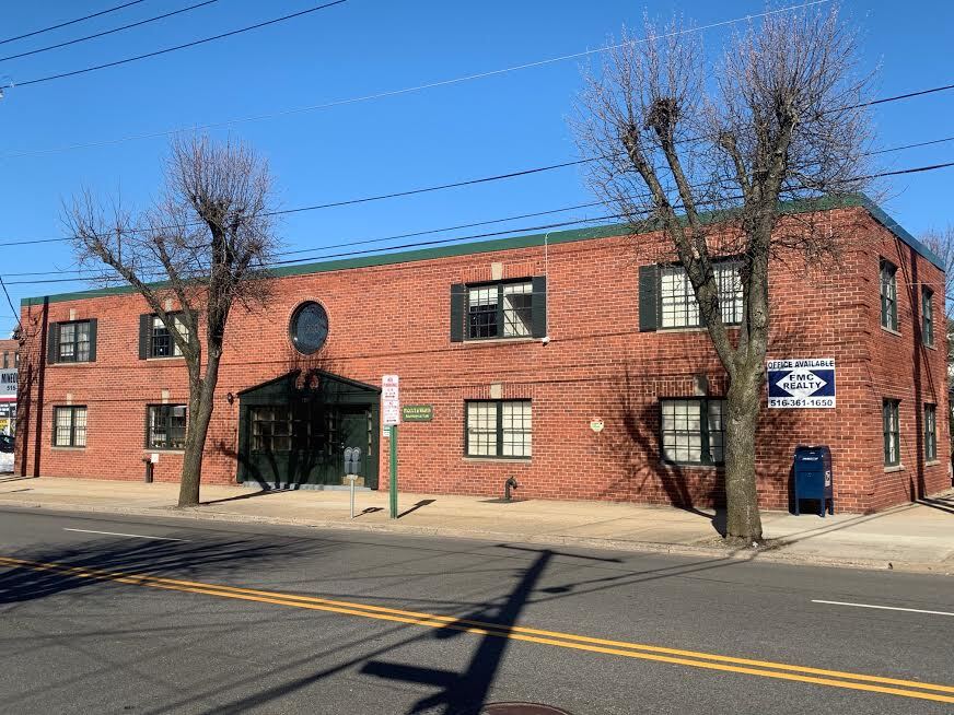 220 Mineola Blvd, Mineola, NY for lease Building Photo- Image 1 of 9