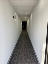 1300 Cummins Rd, Des Moines, IA for lease Building Photo- Image 1 of 7