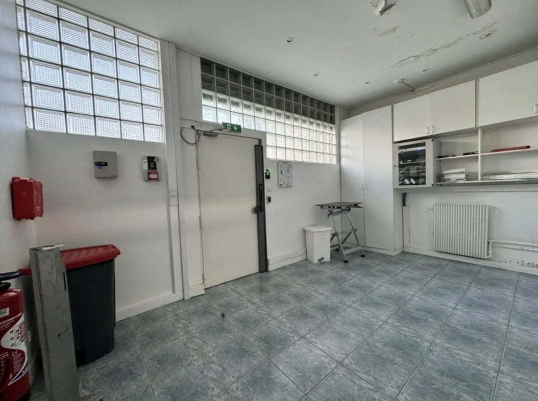 Montreuil, SSD 93100 - - - Interior Photo - Image 1 of 11