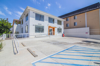 300-302 S Mariposa Ave, Los Angeles, CA for lease Building Photo- Image 1 of 24