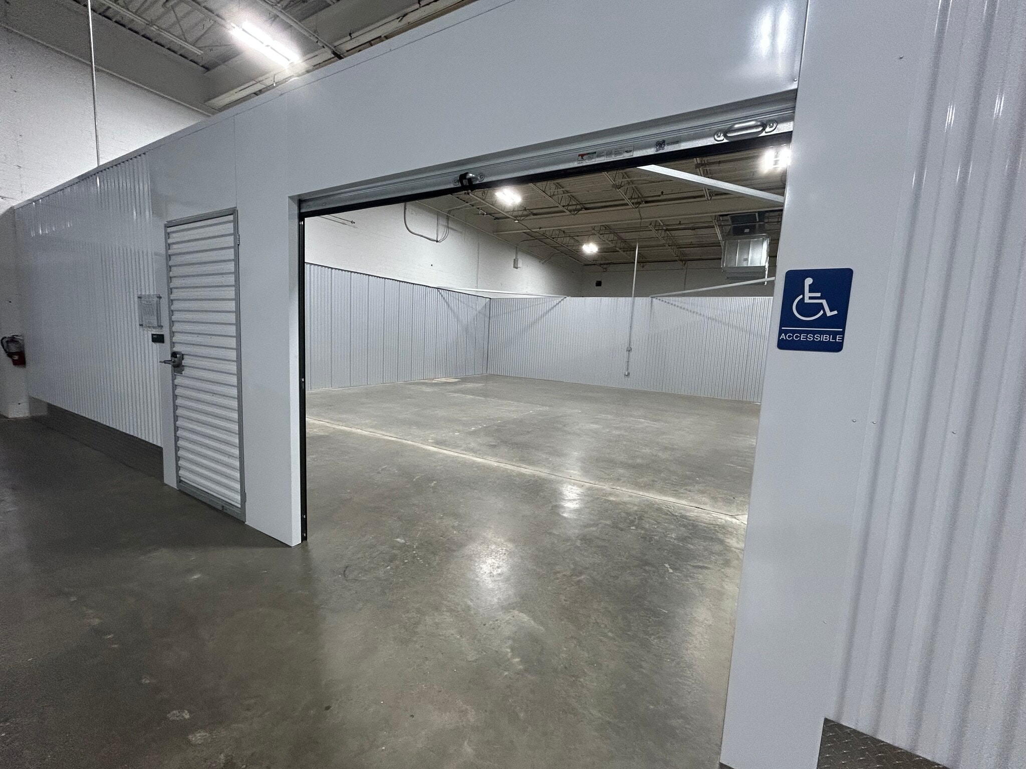 900 Pressley Rd, Charlotte, NC for lease Interior Photo- Image 1 of 4