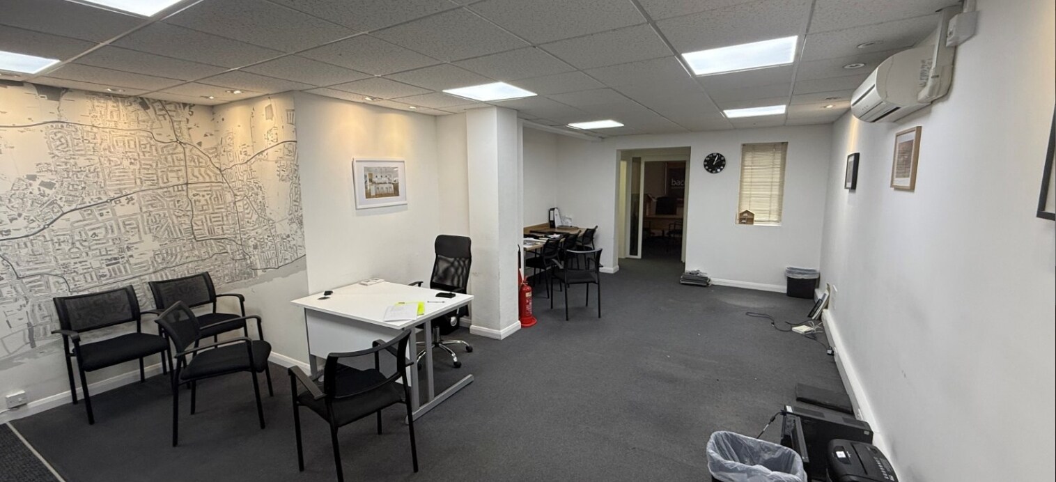 19 Chatsworth Rd, Worthing for lease Interior Photo- Image 1 of 4