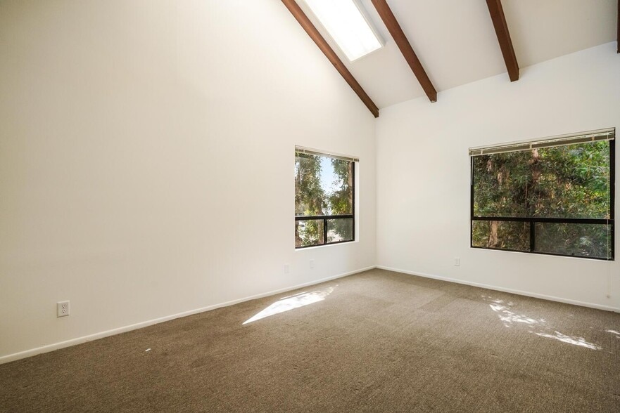 1765 Goodyear Ave, Ventura, CA for lease - Building Photo - Image 2 of 13