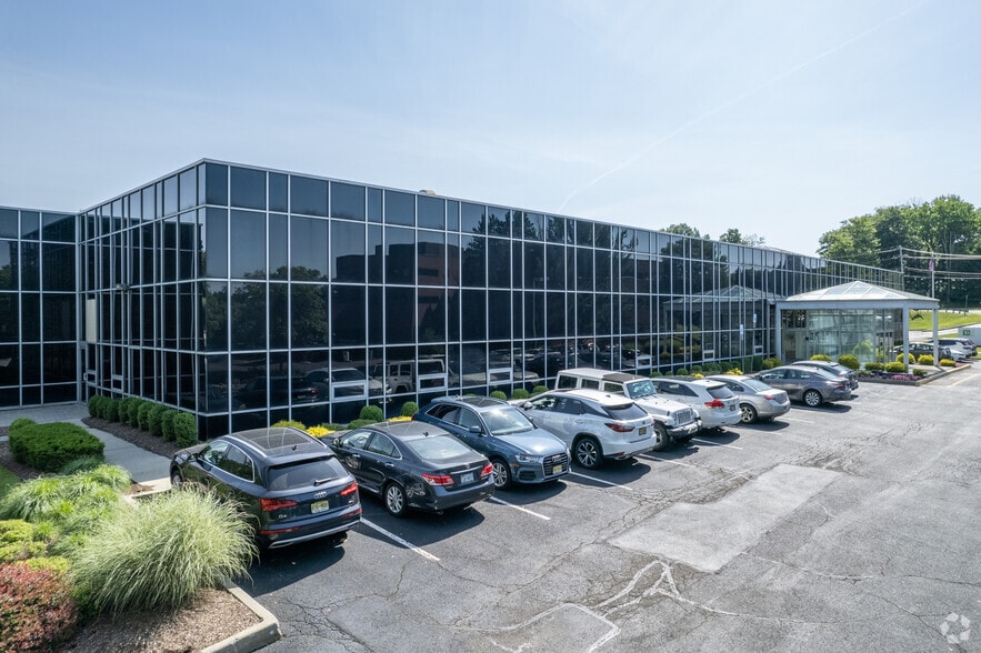 535 E Crescent Ave, Ramsey, NJ for lease - Building Photo - Image 2 of 5