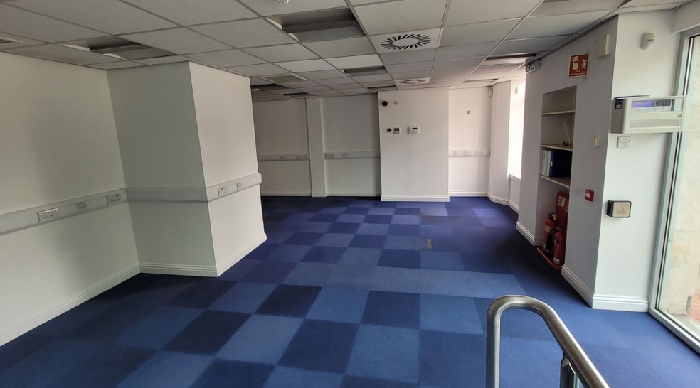 29 Eskbank Rd, Dalkeith for lease - Interior Photo - Image 3 of 5