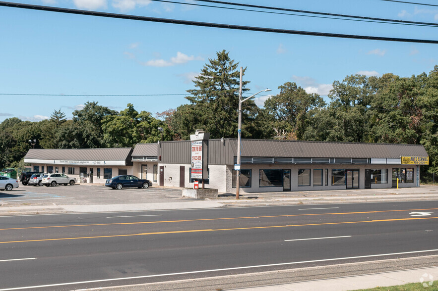 646 Route 112, Patchogue, NY for sale - Primary Photo - Image 1 of 21