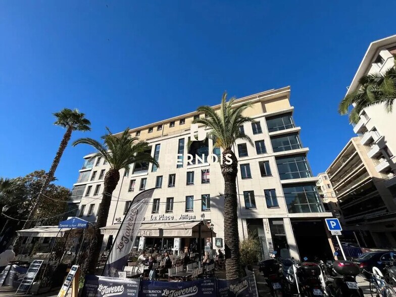 Office in Toulon for lease - Building Photo - Image 1 of 13