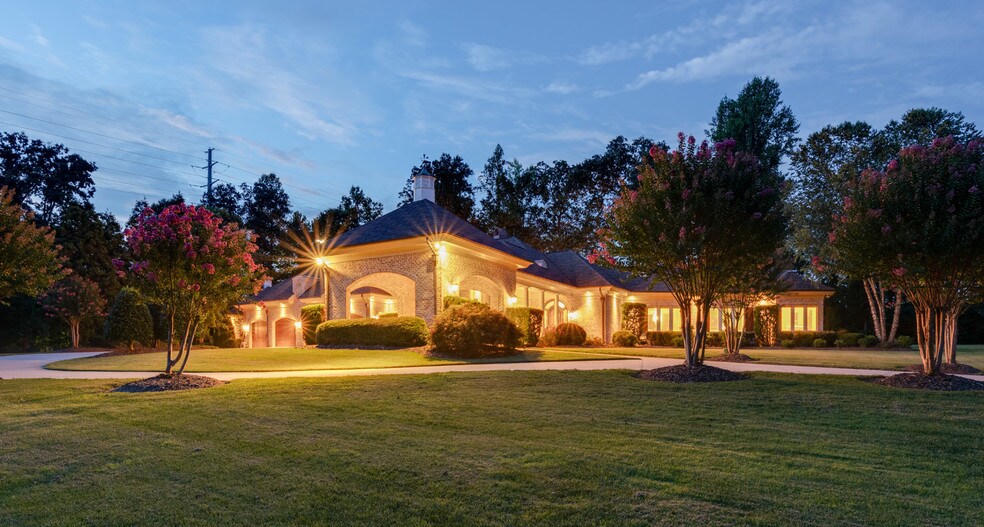 2801 Alamance Rd, Greensboro, NC 27407