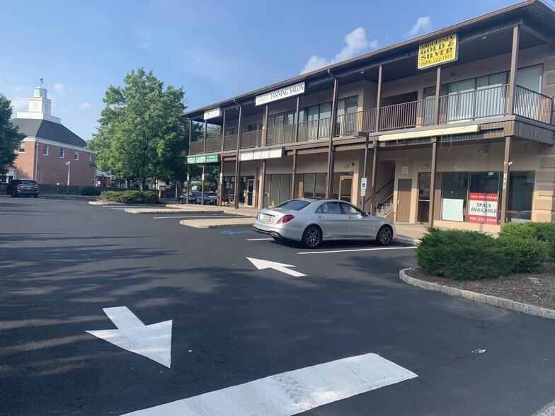 109 Harris Ave, Middlesex, NJ 08846