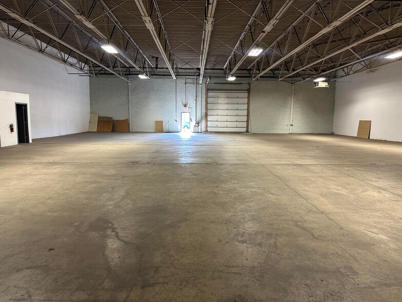 109 Pike Cir, Huntingdon Valley, PA for lease - Interior Photo - Image 3 of 7