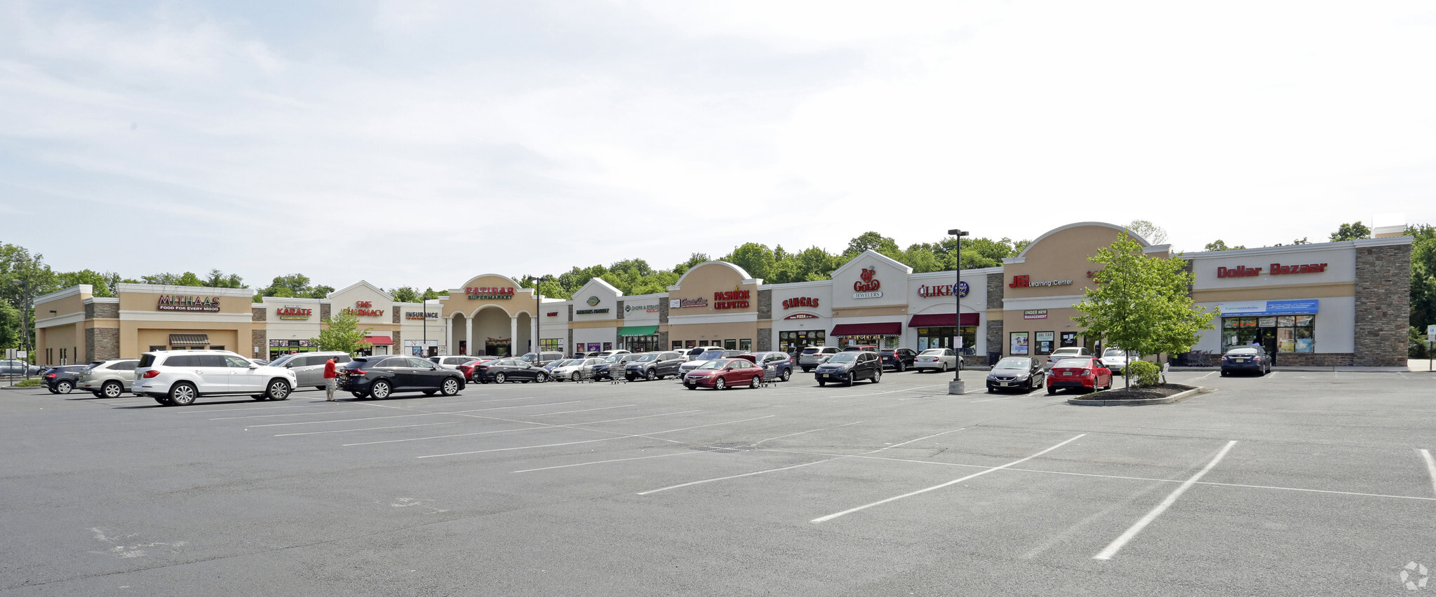 1463 Finnegan Ln, North Brunswick, NJ for sale Primary Photo- Image 1 of 1