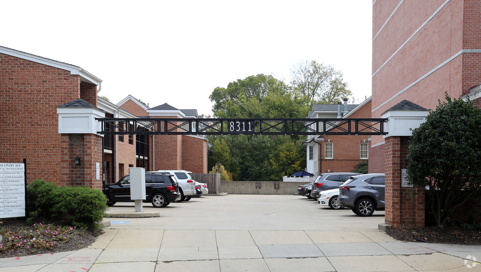 8311 Wisconsin Ave, Bethesda, MD for lease - Building Photo - Image 3 of 5