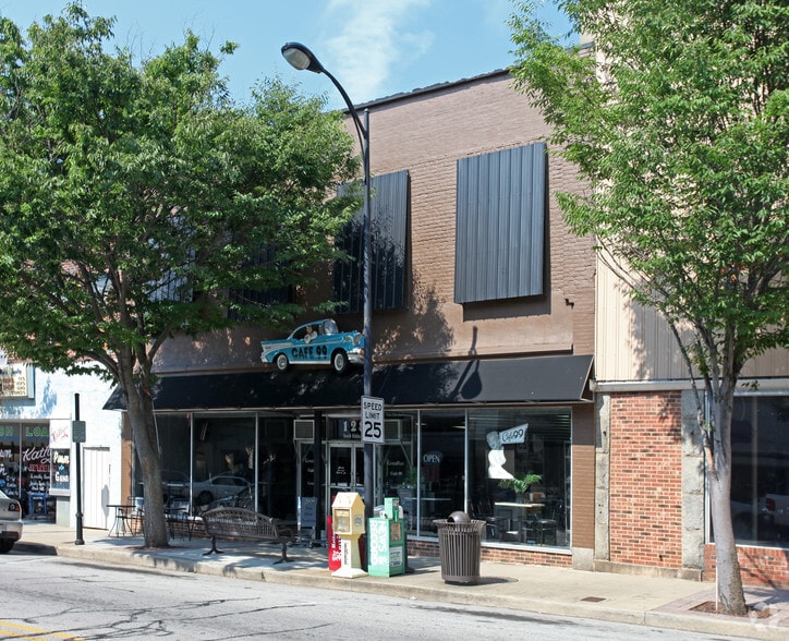 128 S Scales St, Reidsville, NC for sale - Primary Photo - Image 1 of 23