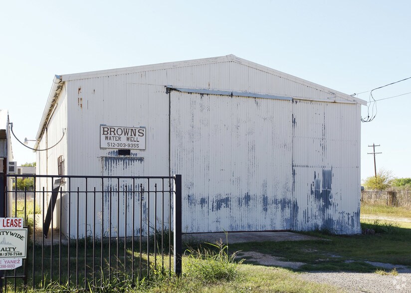 1415 S Commerce St, Lockhart, TX for sale - Primary Photo - Image 1 of 1