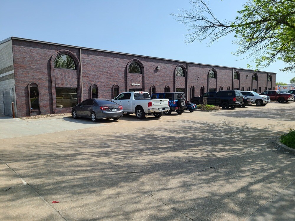 14708 Custer Rd, Omaha, NE for sale Building Photo- Image 1 of 1