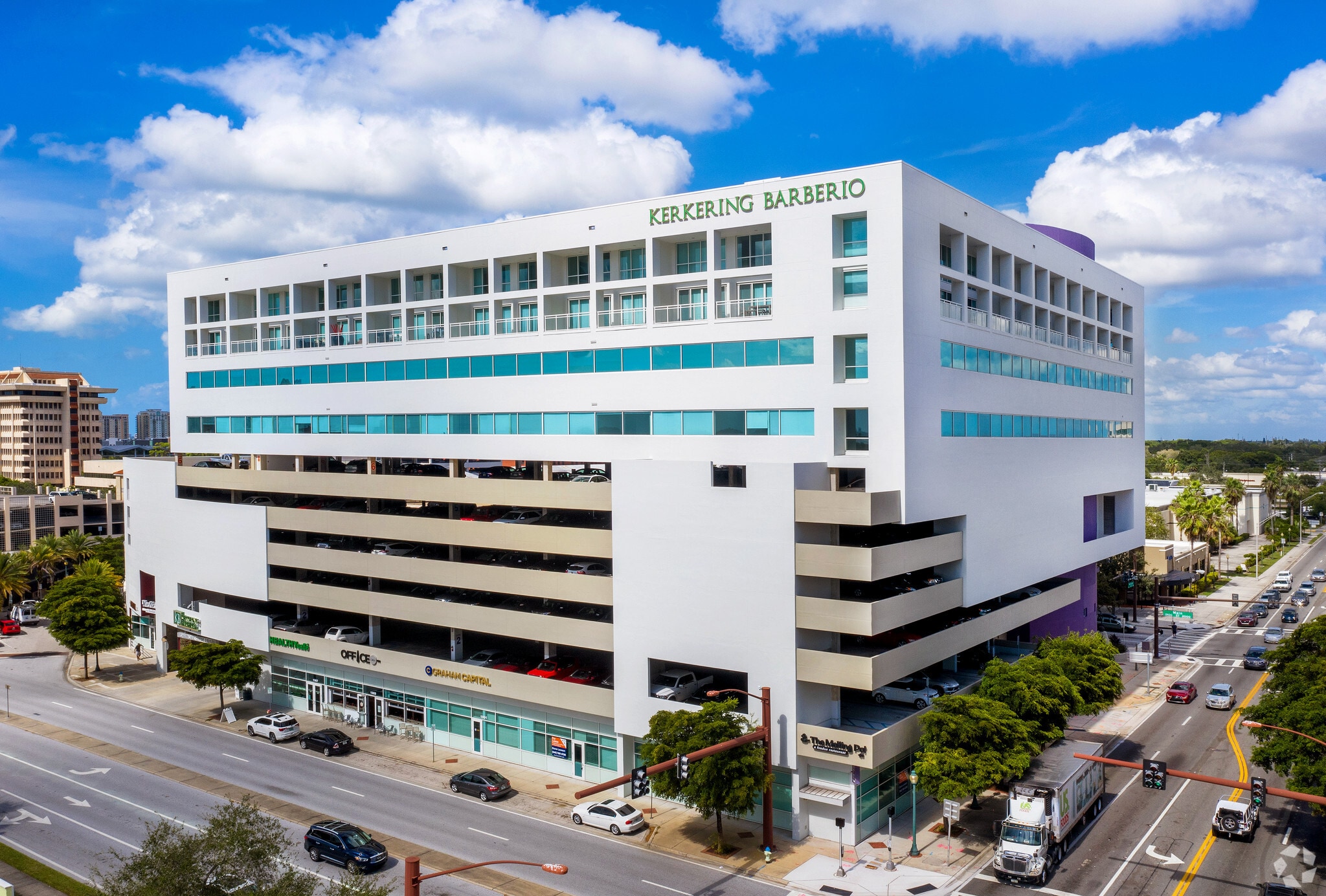 1990 Main St, Sarasota, FL for lease Primary Photo- Image 1 of 37