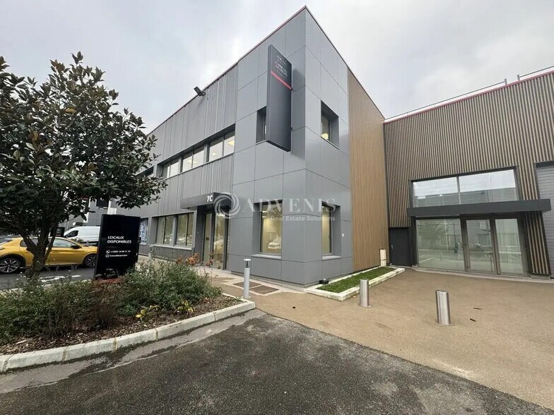 Flex in Le Blanc-Mesnil for lease - Building Photo - Image 1 of 12