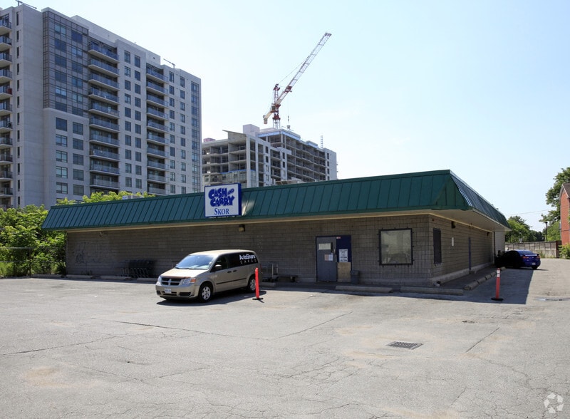 1453 Dupont St, Toronto, ON for lease - Primary Photo - Image 1 of 2