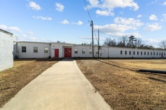 206 E Frazier Ave, Liberty, NC for lease Building Photo- Image 2 of 2