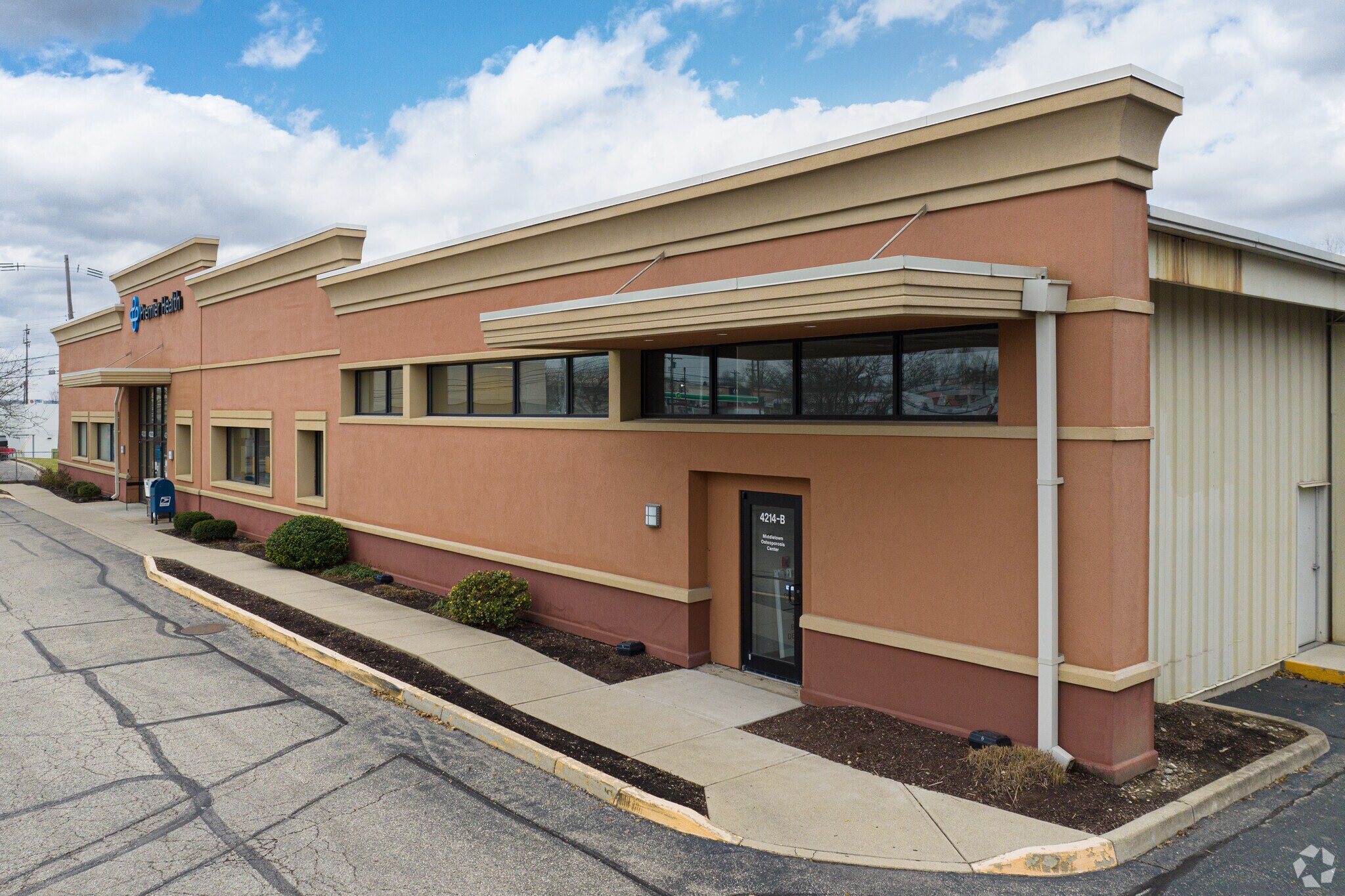 4222 Grand Ave, Middletown, OH for lease Primary Photo- Image 1 of 6