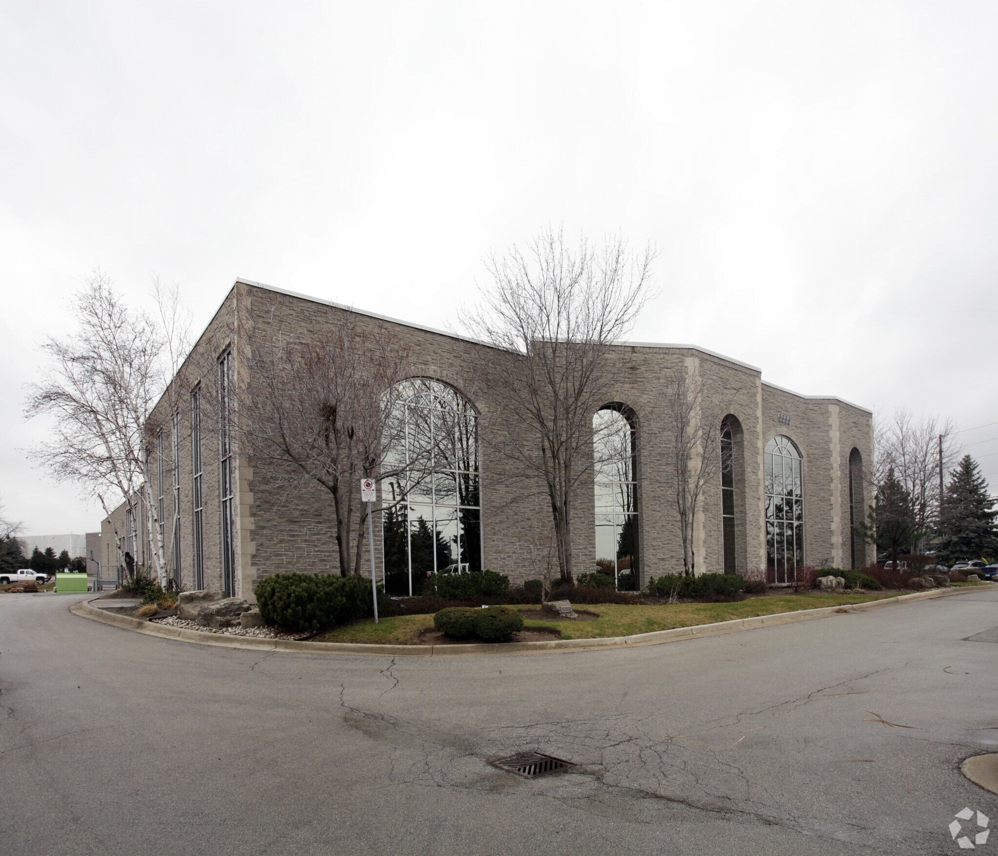 5555 N Service Rd, Burlington, ON for sale Primary Photo- Image 1 of 1