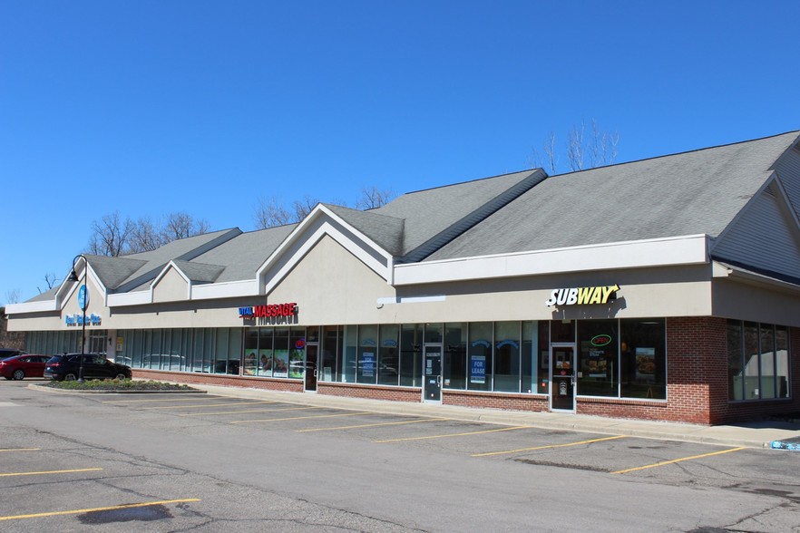 8346-8430 Richardson Rd, Commerce Township, MI for lease - Building Photo - Image 3 of 15