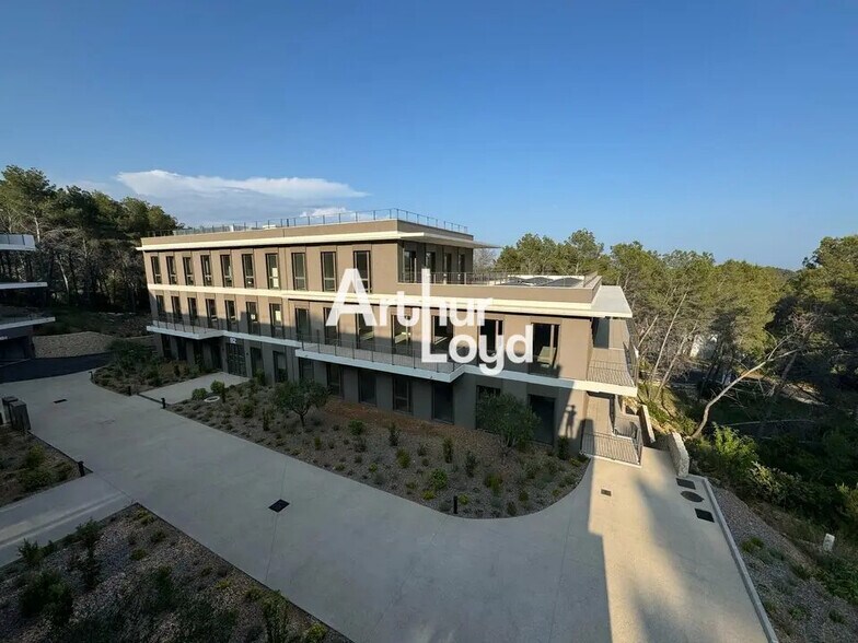 Office in Valbonne for lease - Building Photo - Image 1 of 19