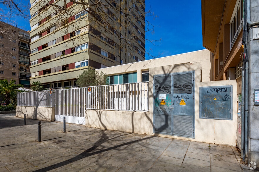 Office in Barcelona, Barcelona for lease - Building Photo - Image 3 of 8