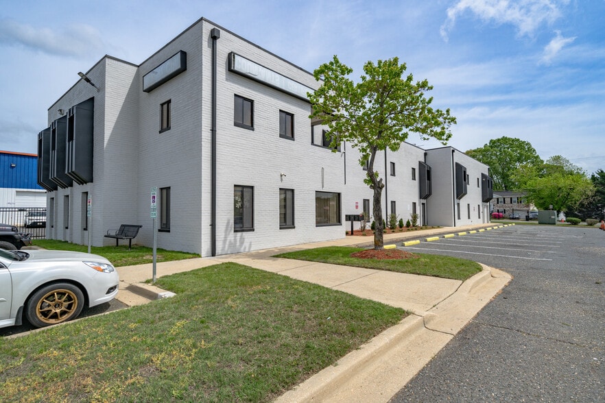 8023 Malcolm Rd, Clinton, MD for lease - Building Photo - Image 1 of 86