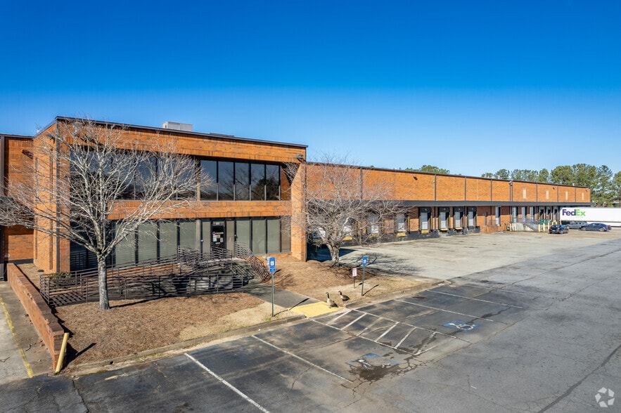 7625 Southlake Pky, Jonesboro, GA for lease - Building Photo - Image 1 of 5