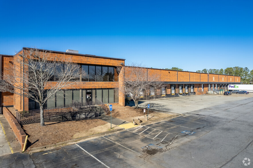 7625 Southlake Pky, Jonesboro, GA for lease - Primary Photo - Image 1 of 5