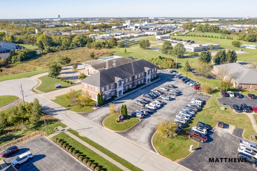 140 Stonecrest Rd, Shelbyville, KY for sale - Building Photo - Image 2 of 3