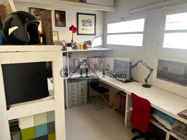 Industrial in Chelles for sale - Interior Photo - Image 3 of 15