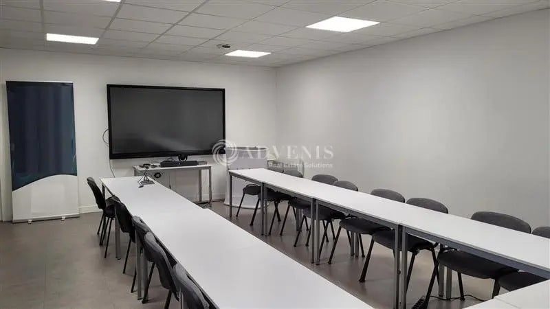 Flex in La Chapelle-sur-Erdre for sale - Interior Photo - Image 2 of 8