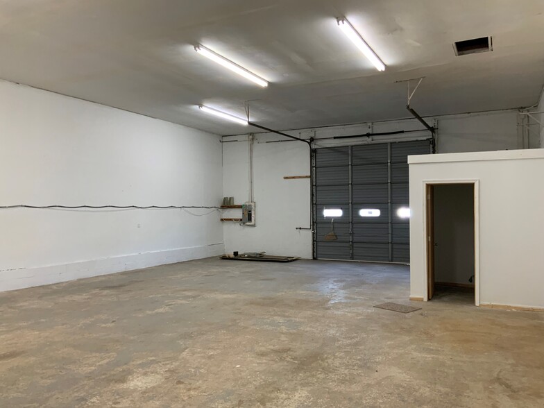 104 S John St, Wilmington, DE for lease - Interior Photo - Image 2 of 5