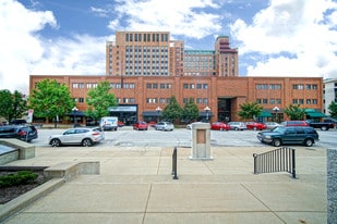 205 N Main St, Bloomington IL - Loft