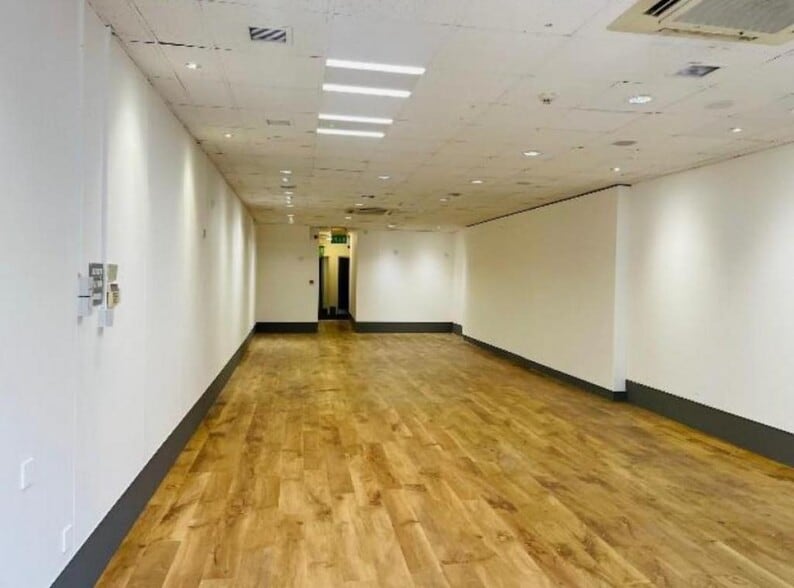 33-35 Carr St, Ipswich for lease - Building Photo - Image 3 of 4