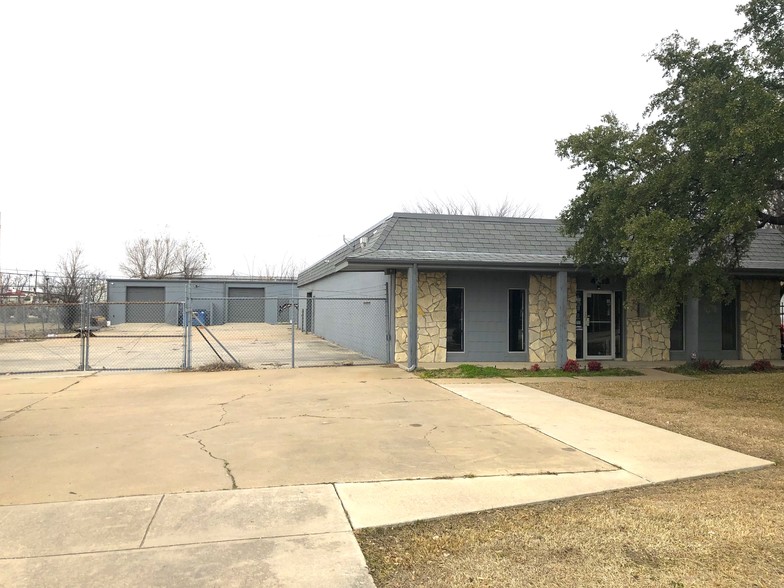 4213 Clay Ave, Haltom City, TX 76117 | LoopNet