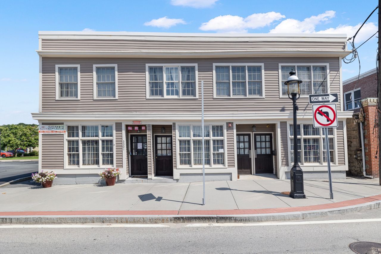 3301 Post Rd, Warwick, RI 02886