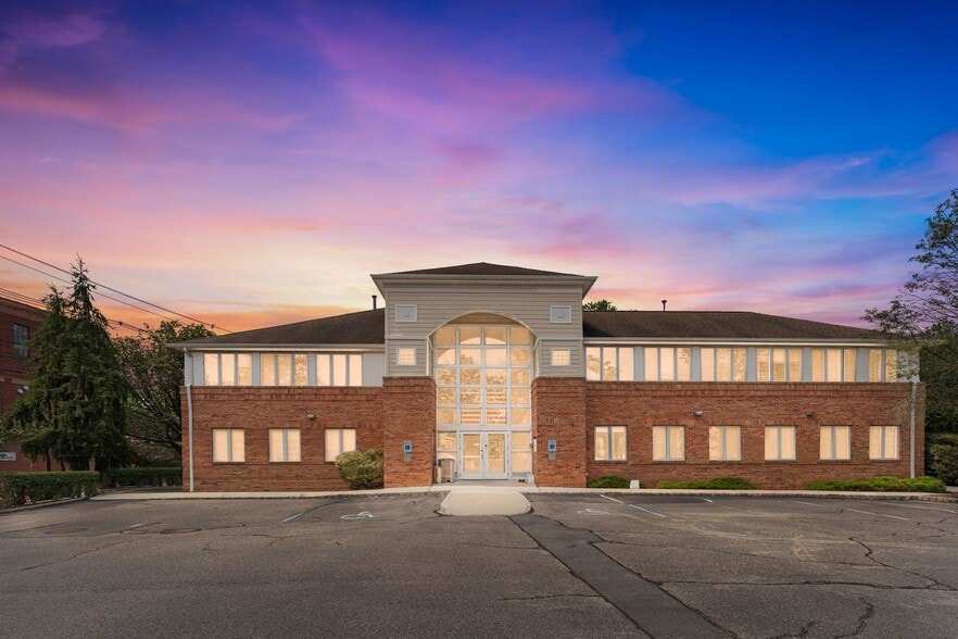 96 E Main St, Little Falls, NJ for lease - Building Photo - Image 1 of 34