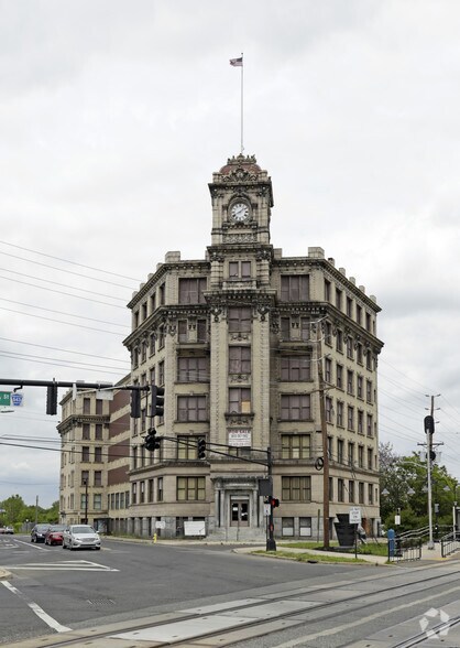 101 N Pavilion Ave, Riverside, NJ for sale - Primary Photo - Image 1 of 1