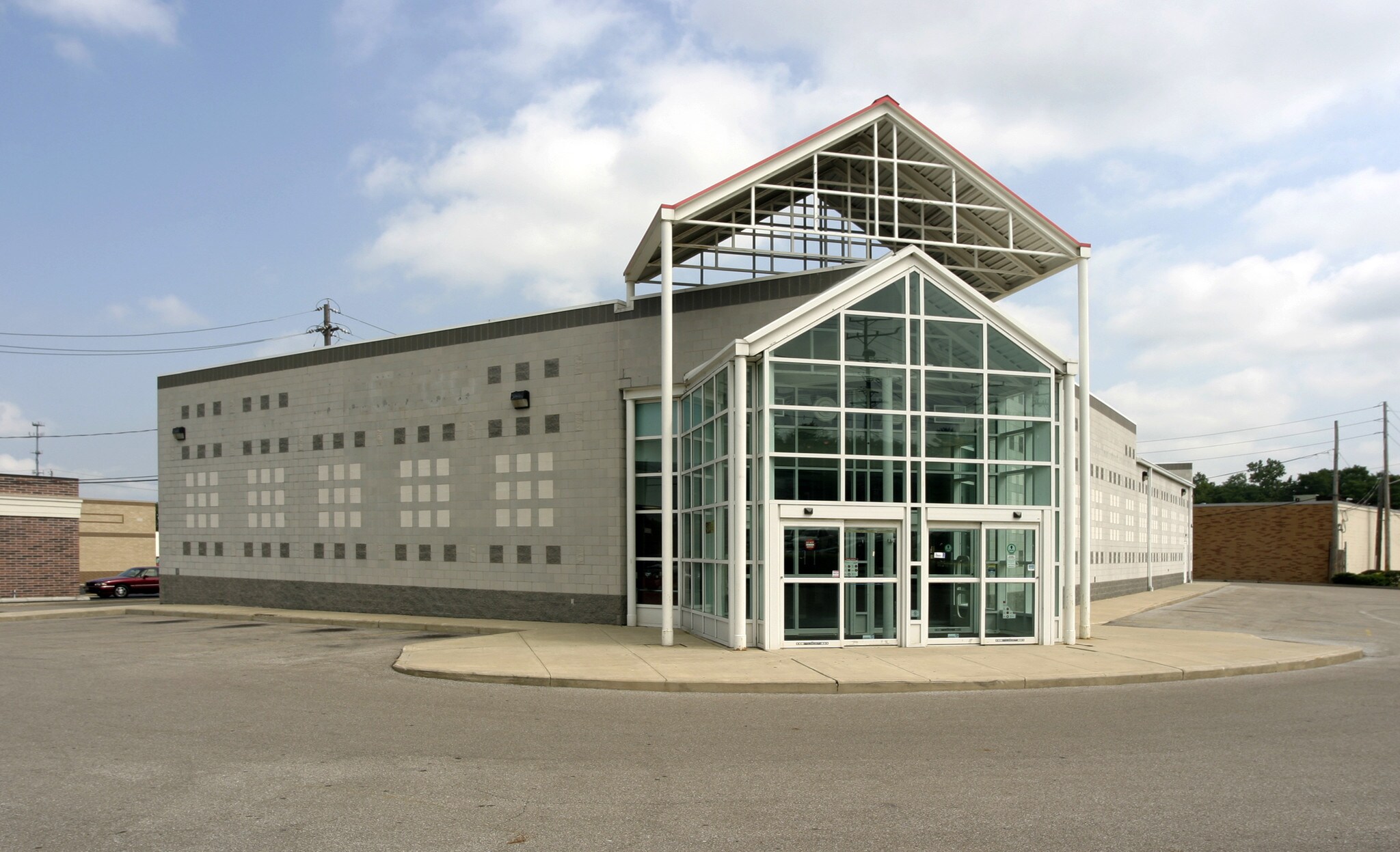 Retail in South Euclid, OH for sale Primary Photo- Image 1 of 1
