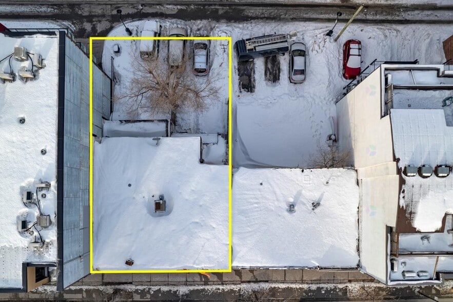 2049 Av Papineau, Montréal, QC for sale - Building Photo - Image 2 of 2