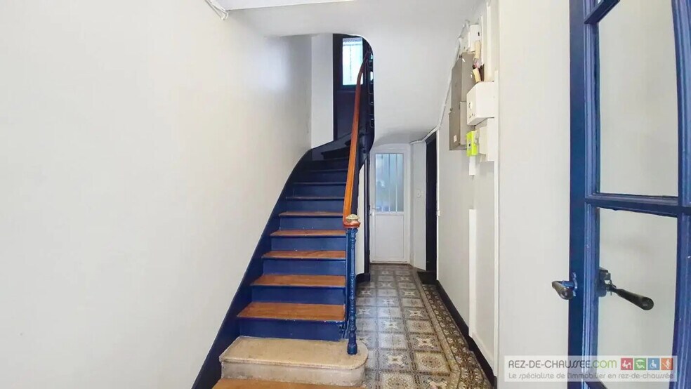 Office in Vincennes for sale - Interior Photo - Image 1 of 8